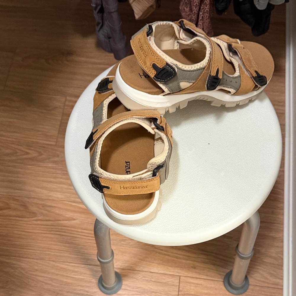 Hannah Kids Tan and Black Adventure Sandals